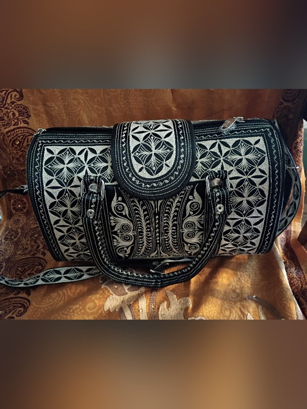 Banda bags Black and White Barrel Shoulder Or Hand Bag - Women